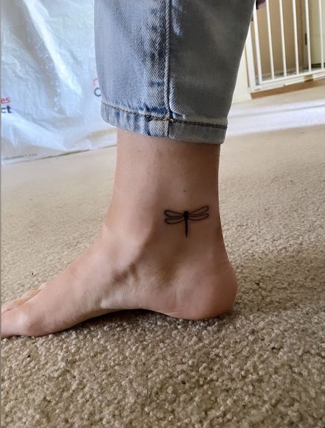 Small Dragonfly Ankle Tattoo, Dragon Fly Ankle Tattoo, Dragonfly Tattoo On Ankle, Dragonfly Tattoo On Leg, Dragonfly Tattoo Ankle, Side Foot Tattoos, Small Dragonfly Tattoo, Tattoo Spots, Dragonfly Tattoo Design