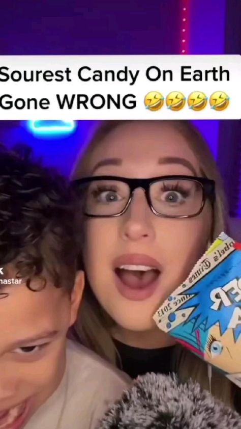 Sourest Candy In The World, Funny Viedo, Diy Stressball, Funny Quotes Wallpaper, Challenges Funny, Friend Jokes, Friends Funny Moments, Sour Candy, Gone Wrong