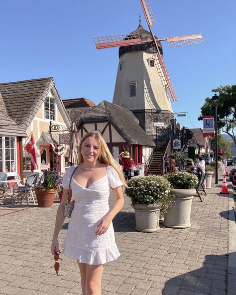 Solvang California Outfit, Solvang California Aesthetic, Solvang California, Solvang Ca, California Outfits, Photo Recreation, Palm Springs California, Photo Location, Aesthetic Photo