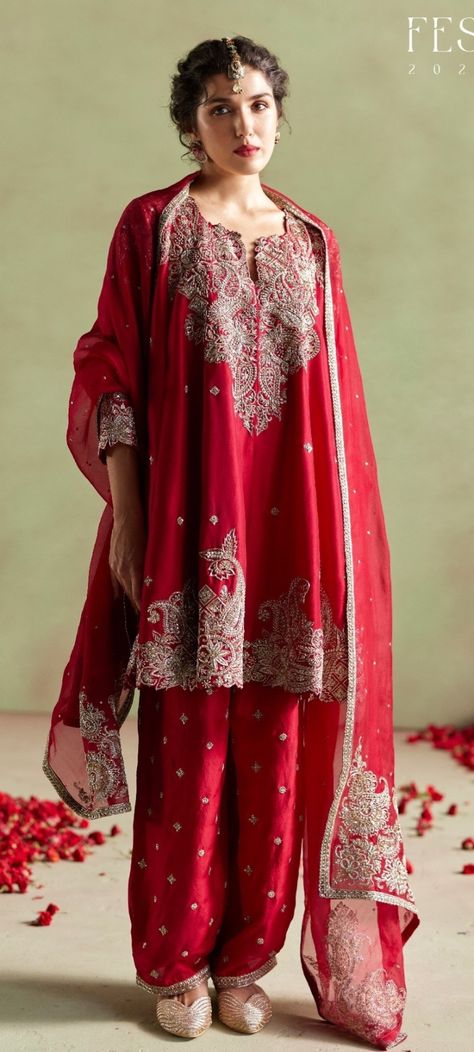 Red Bridal Suit, Mrunalini Rao, Punjabi Dress Design, Red Anarkali, Zardozi Work, Gay Outfit, Embroidered Anarkali, Punjabi Outfits, Kurta Set For Women