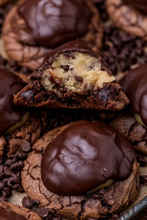 Cookie Dough Brownie Cookies Cookie Dough Brownie Cookies, Dirty Dough Cookie Recipe, 2023 Cookies, Cookie Monster Cookies, 1 Cookies, Chocolate Fantasy, Easy Cookie Recipe, Crumble Cookies, Cookie Dough Brownies