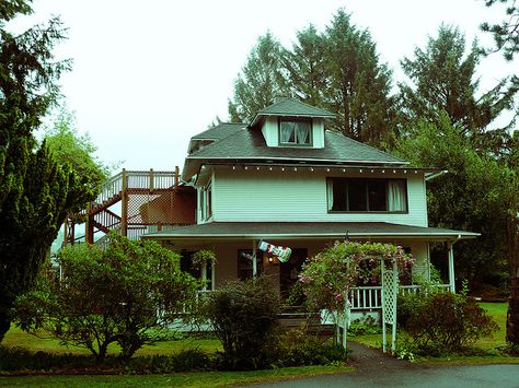 forks washington | photo  The Cullen House The Cullen House, Cullen House, Twilight House, Washington Houses, Forks Washington, The Cullen, Save File, Forks, Travel Usa