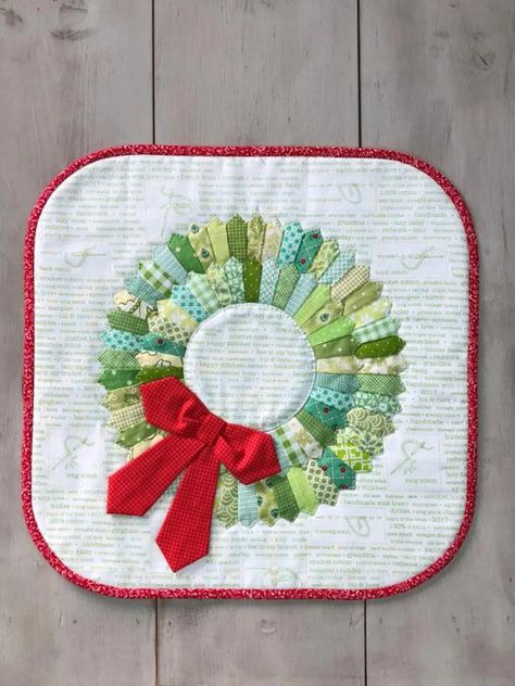 33 best Christmas quilt patterns for the holiday season Wreath Quilt Pattern, Gingerbread Quilt, Wreath Quilt, Quilt Pattern Free, Tree Quilt Pattern, Snowflake Quilt, Christmas Tree Quilt, Christmas Patchwork, Mini Quilt Patterns