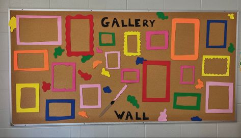 Bulletin Board Ideas To Display Art Work, Preschool Display Ideas, Teacher Art Display Wall, Whole School Art Display, Kindergarten Art Gallery Display, Art Wall Daycare Artwork Display, Artwork Corner Wall, Preschool Art Board Display, Bulletin Board Art Display