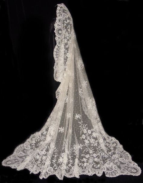 Vintage wedding veil Wedding Veils Vintage, Veils Vintage, Wedding Veil Vintage, Vintage Veils, Wedding Veils Lace, Lace Wedding Dress Vintage, Irish Wedding, Dream Wedding Ideas Dresses, Lace Veils