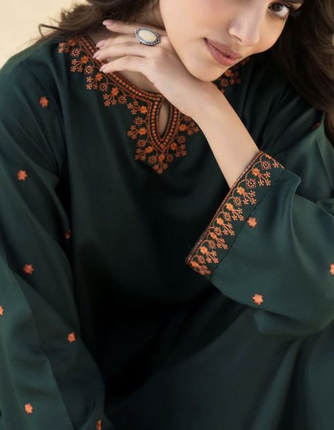 Simple Hand Embroidery Designs For Kurti, Sindhi Embroidery Dresses, Sheep Embroidery, Simple Dress Casual, Embroidery Dresses, New Kurti, Hand Embroidery Dress, Simple Kurta Designs, Womens Trendy Dresses