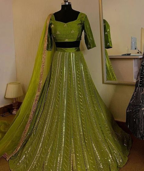 Mehndi Outfit Bridesmaids, Party Wear Lengha, Lehenga Green, Green Lehenga Choli, Kids Lehenga Choli, Mehndi Outfit, Georgette Material, Lehenga Choli For Women, Bridesmaid Lehenga