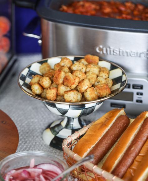 My Favorite Way to Set Up a Chili Bar. Birthday Party Chili Bar, Chili And Hot Dog Bar, Chili Bar Appetizers, Chili Super Bowl Party, Chili Station Party, Chili Party Ideas Dishes, Christmas Chilli Bar, Chili Bar Set Up, Chilli Bar Ideas