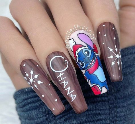 Christmas Stitch Nails, Stitch Christmas Nails, Nails Stitch, Disney Christmas Nails Design, Stitch Nails, Christmas Nails Design, Disney Christmas Nails, Christmas Stitch, Cute Simple Nails