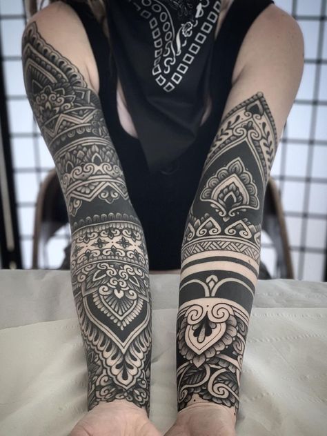 Jack Peppiette, Spiritual Hand, Mandala Arm Tattoos, Half Arm Sleeve Tattoo, Mandala Tattoo Sleeve, Tatuagem Masculina Pequena, Manga Tattoo, Upper Arm Tattoos, 4 Tattoo