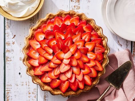 Homemade Strawberry Cake, Strawberry Cheesecake Bars, Strawberry Pie Recipe, Fresh Strawberry Pie, Strawberry Compote, Strawberry Dessert Recipes, Homemade Pie Crusts, Dried Strawberries, Strawberry Pie