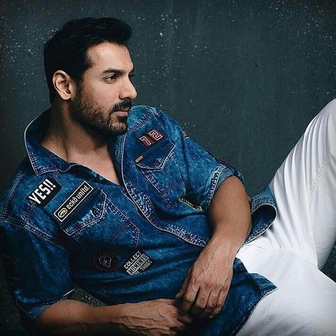 392 Likes, 6 Comments - #FAN club Of John Abraham (@john_ka_fanclub) on Instagram: “A#perfect#style#Ikon..@thejohnabraham ..#john_ka_fanclub” John Abraham Photoshoot, John Ibrahim, John Abraham Body, Jon Abrahams, Actor Bollywood, Surya Actor, Bollywood Men, Normcore Fashion, Beard Art