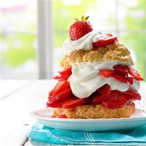 Grandma's Old-Fashioned Strawberry Shortcake Recipe -This is my grandma's shortcake recipe, although she always served it with vanilla ice cream—usually homemade! —Angela Lively, Conroe, Texas ** Strawberry Shortcakes, Homemade Vanilla Ice Cream, Strawberry Shortcake Recipes, Shortcake Recipe, Vintage Dessert, Homemade Vanilla, Classic Desserts, Savoury Cake, Strawberry Recipes