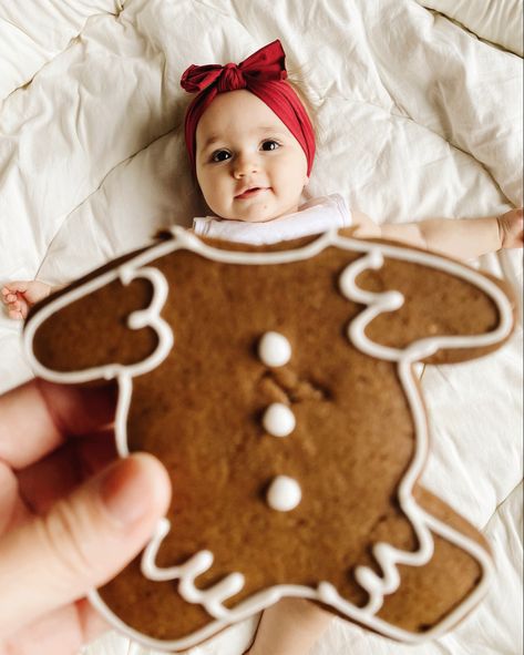 Christmas Baby Cookies, Holiday Baby Pictures, Gingerbread Baby, Cookie Pictures, Baby Christmas Photos, December Baby, Christmas Pics, Newborn Nursery, Baby Cookies