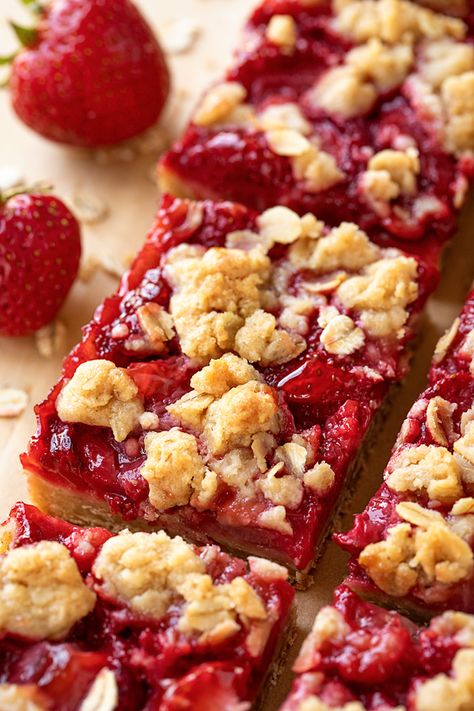 Strawberry Pie Bars, Rhubarb Buckle, Best Oatmeal Recipe, Raspberry Crumble Bars, Cherry Pie Bars, Strawberry Oatmeal Bars, Strawberry Crumble, Strawberry Bars, Homemade Bar