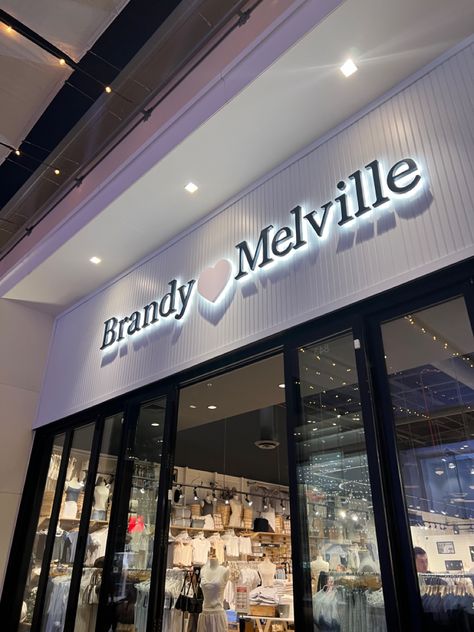 Shopping/stores/style Brandy Melville Gift Card, Brandy Melville Sign, Brandy Melville Shop, Alaina Core, Brandy Melville Store, Brandy Clothes, Panthers Cheer, Brandy Mellvile, Brandy Aesthetic