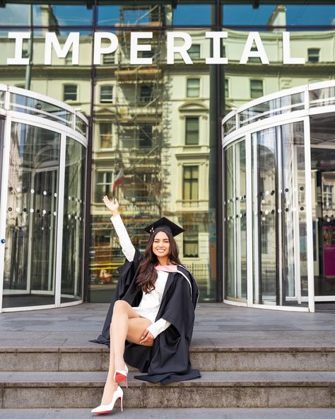 It was an honour to take photos for the graduation of Imperial College London, one of the top-ranked universities in the world. 🎓📸 . . . #ImperialCollegeLondon #Graduation #TopUniversity #Photography #ProudMoment #photographerlondon #graduationphotolondon #londonphotographers #graduationphotography #photoshootinlondon #visitlondon #portraitphotographerlondon London Graduation, Graduation Photography Ideas, London Business School, My Dream Future, Imperial College London, London Aesthetic, London Photographer, Graduation Photography, Dream Future