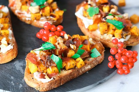 Roasted Acorn Squash Crostini with Crispy Prosciutto and Goat Cheese | Girl Heart Food Squash Appetizer, Squash Crostini, Squash Appetizers, Prosciutto And Goat Cheese, Burrata Caprese Salad, Burrata Caprese, Goat Cheese Crostini, Crostini Appetizers, Crispy Bread