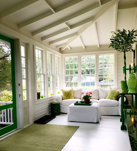 Small Sunroom, Screened Porch Designs, 4 Season Room, Sunroom Addition, Porch Remodel, Sunroom Decorating, Sunroom Designs, Florida Room, Sun Porch