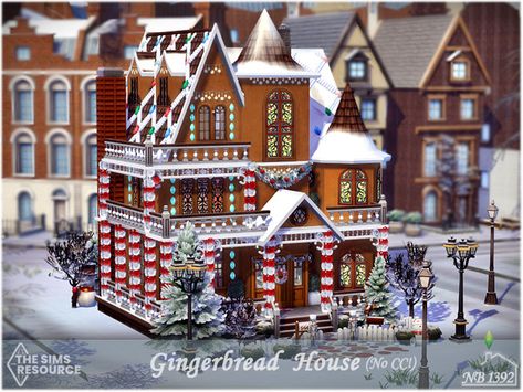 nobody1392's Gingerbread House (No CC!) Bloxburg Christmas, Sims4 Build, House With Balcony, Cookie House, House No, Sims 4 House, Cute House, Island Living, Romantic Garden