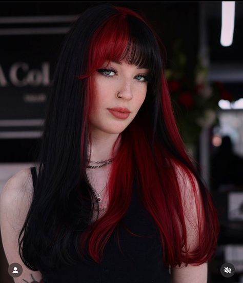 Red And Black Half And Half Hair, Red And Black Halo Hair, Red Streak In Hair, Alternative Red Hair, Red Streaks In Black Hair, Halo Hair Color Ideas, Halo Hair Color, Red Halo Hair, Alternative Hair Color Ideas