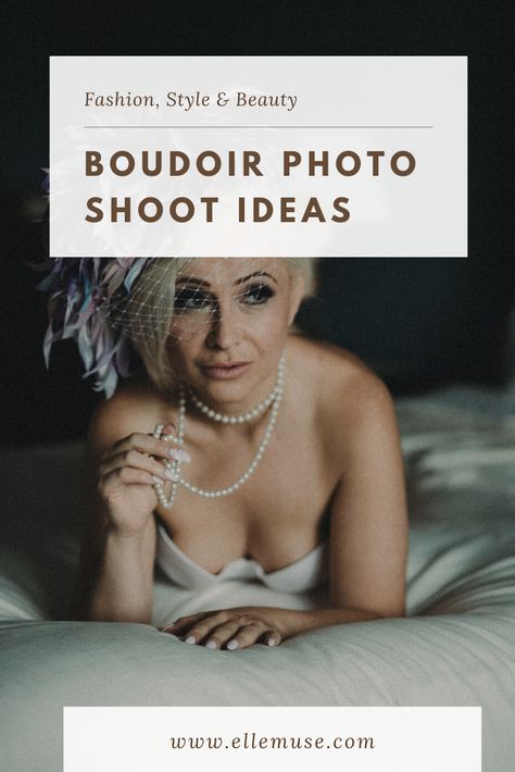 Flirty Poses Reference, Vintage Looking Photos, Intimate Photo Shoot Ideas Bedroom, Bouidor Photography Ideas Plus Size Classy, Budiour Photography Poses Mirror, Boudreaux Photoshoot Ideas, Boudwar Photoshoot, Nude Color Photo Shoot Ideas, Budoir Photography Aesthetic