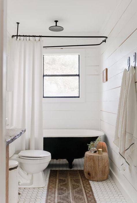 Small Bathroom With Clawfoot Tub, Clawfoot Tub Shower Combo, Clawfoot Tub Ideas, Victorian Bathroom Accessories, Bathroom With Clawfoot Tub, Clawfoot Tub Bathroom, Bathroom Tub Shower Combo, Clawfoot Tubs, Clawfoot Tub Shower