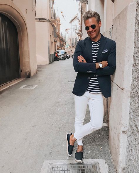 @keymanstyle on Instagram: “Palma life ☀️☀️🇪🇸 #vacation #palma #ootd #mensfashion #mallorca #menswear” Espadrilles Outfit Men, Espadrilles Outfit, Elegant Men Style, Blazer Outfits Men, Mens Fashion Sweaters, Mens Fashion Blazer, Mens Casual Outfits Summer, Stylish Men Casual, Summer 3