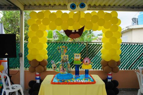 Sponge Bob Squarepants Birthday Party Ideas | Photo 2 of 13 | Catch My Party Spongebob Balloon Arch, Minion Birthday Party Ideas, Decoration Ideas Party, Yellow Birthday Party, Spongebob Squarepants Party, Spongebob Face, Spongebob Birthday Party Decorations, Bob Sponge, Yellow Birthday Parties