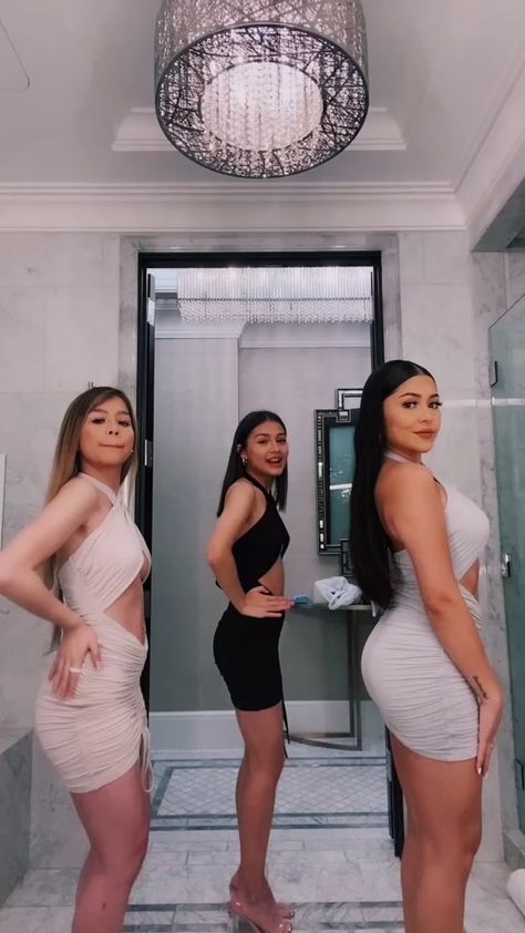 TikTok officiel de Daisy Marquez (@daisymarquez_) | Regarde les dernières vidéos TikTok de Daisy Marquez Daisy Marquez, 6k Followers, Two Piece Skirt, Short Videos, Skirt Set, Daisy, Two Piece Skirt Set, Bodycon Dress, Two Piece