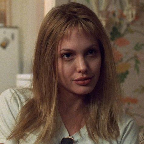 Angelina Jolie - Lisa Lisa Girl Interrupted, Lisa Rowe, Ppl To Draw, My Comfort Movies, Women References, Mediterranean Aesthetic, Women Rule, What The Flip, Female Rage