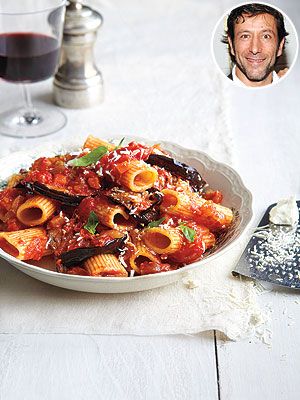 Chef Simone Panella's Pasta Alla Norma Recipe #etna Rigatoni Recipes, Healthy Pasta Dishes, Pasta Alla Norma, Pasta Italiana, Sicilian Recipes, Tasty Pasta, Healthy Pastas, Sauce Tomate, Idee Pasto Sano