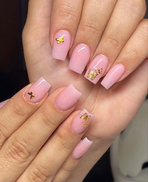 Pink Nails Butterflies, Pink Butterfly Nails Short, Nails With Gold Butterflies, Pink Nails With Gold Butterflies, Pink Glitter Butterfly Nails, Gold Gel Nails, Shiny Nails Designs, Gold Nail Designs, Glossier Pink