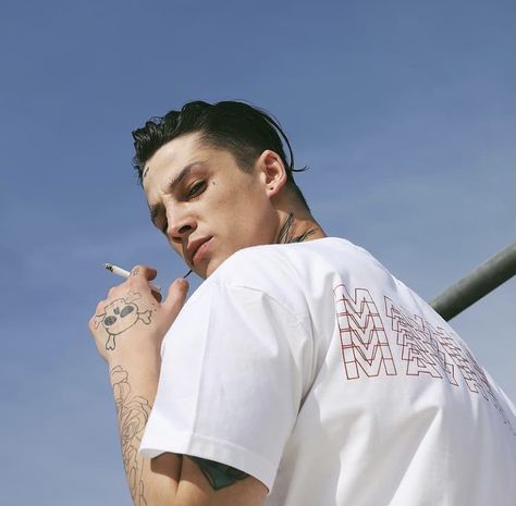 Alternative Poses, Ash Stymest, Poses Male, Rp Characters, Alternative Photography, Male Pose Reference, Men Photoshoot, Indie Aesthetic, Books For Boys