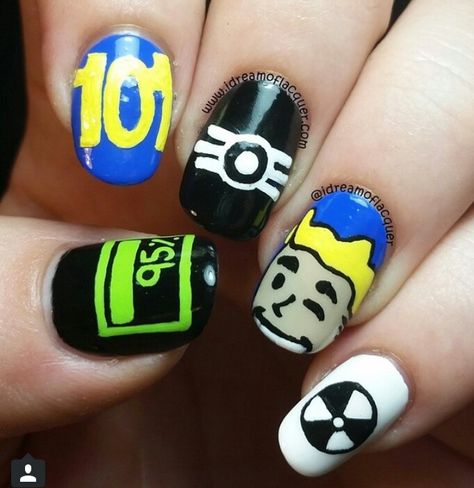 Fallout mani Fallout Nail Art, Fallout Nails, Nails 2016, Cute Simple Nails, Nail Pictures, Geek Games, Professional Nails, Fallout, Geek Out