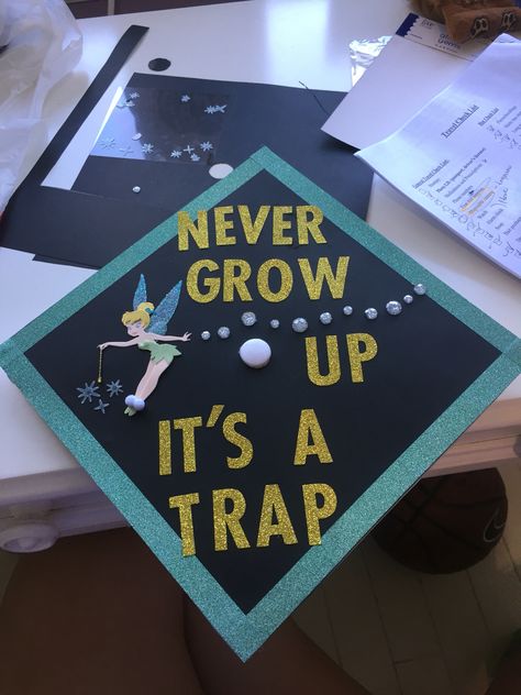 Tinkerbell Senior Parking Spot, Tinkerbell Grad Cap, Tinker Bell Graduation Cap, Tinkerbell Graduation Cap, Best Friend Grad Caps, Best Friend Graduation Caps, College Caps, Friends Graduation, High School Pictures