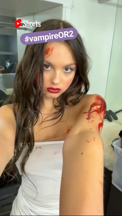 Vampire Music Video, Vampire Olivia Rodrigo, Vampire Olivia, Olivia Rodrigo Vampire, Vampire Music, Guts Olivia Rodrigo, Olivia Rodrigo Icon, Vampire Clothes, Vampire Makeup