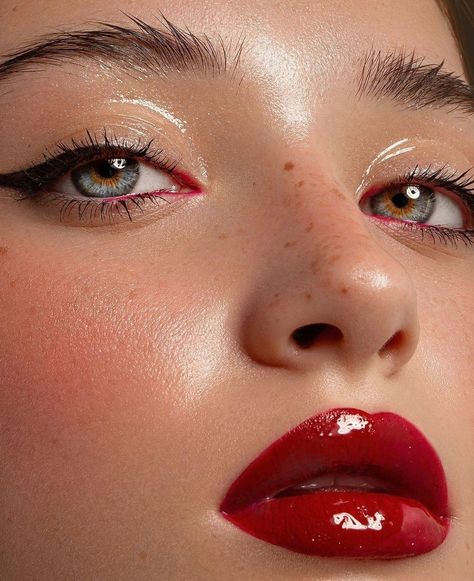 Lips and lipsticks/ liparts/ red/eye makeup/eye shadow looks Red Lipstick Editorial, Glitter Red Lips, Glossy Red Lip Makeup Look, California Makeup, Red Glossy Lips, Glossy Red Lips, Editorial Moodboard, Glossy Red Lipstick, Face Stamps