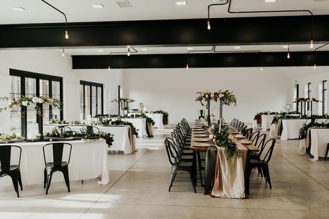 Head Table Layout, Flex Space Ideas, Wedding Reception Tables Layout, Event Space Design, Event Venue Design, Bridal Shower Venues, Events Place, Table Layout, Event Hall