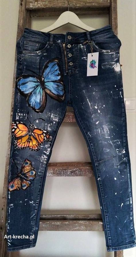 Denim Art Jeans, Jean Art Painting, Art Jeans Paintings, Painting On Jeans Ideas, Things To Paint On Jeans, Clothes Customisation, Painting On Denim Jacket, Jean Painting Ideas, Art On Pants