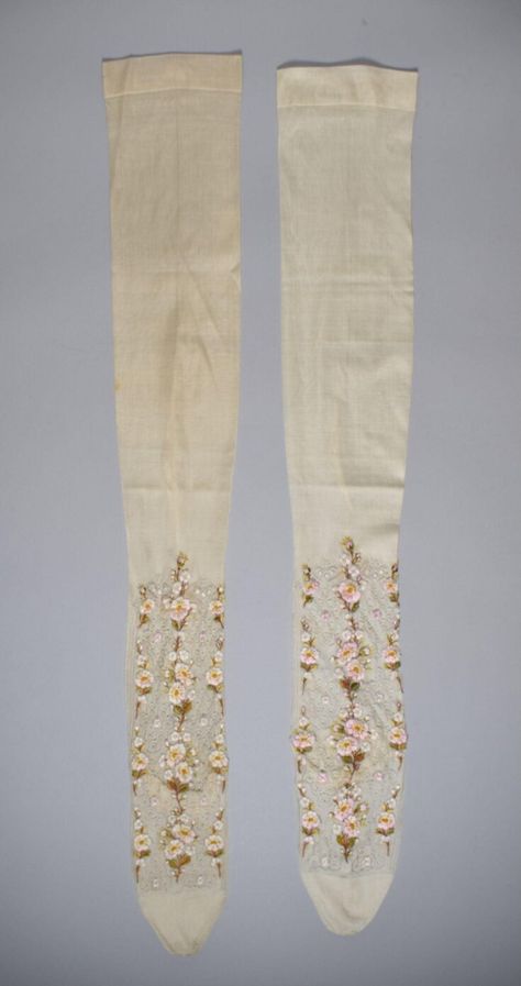 Pair of Stockings | V&A Explore The Collections Medieval Socks, White Stocking Lace, Medieval Stockings, Victorian Stockings, Edwardian Stockings, Stockings Aesthetic, Victorian Leg Warmers, Primitive Clothing, Antique Shoes