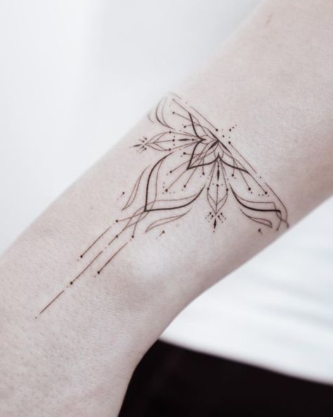 Fine Line And Dot Tattoo, Forearm Dainty Tattoo, Fine Line Mandala Tattoo Design, Ornamental Tattoo Design Wrist, Geometric Tattoo Women Arm, Ornamental Tattoo Ideas, Fine Line Band Tattoo, Wrist Ornament Tattoos, Boho Wrist Tattoo