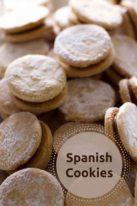 Are you wondering what kind of treats to serve for your next gathering? Try serving any of these 17 incredibly good Spanish cookies to add to your repertoire—yum! Spanish Desserts Spain, Spanish Cookies, 30 Minute Desserts, Spanish Chocolate, Spanish Recipe, Cookie Sandwich Recipes, Marie Biscuit, Spanish Desserts, Recipe Cookies