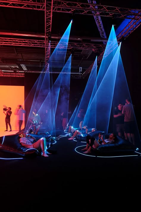 Innovation Technology Ideas, Event Experience Ideas, Space Set Design, Futuristic Stage, Futuristic Event, Technology Event, Interactive Technology, Tech Event, Interactive Lighting