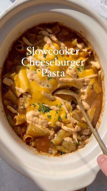 Slow Cooker Cheeseburger Pasta, Classic Cheeseburger, Dry Pasta, Cheeseburger Pasta, Mustard Powder, Italian Dinner Recipes, Cheeseburger Casserole, 3 Ingredient Recipes, Pasta Ingredients