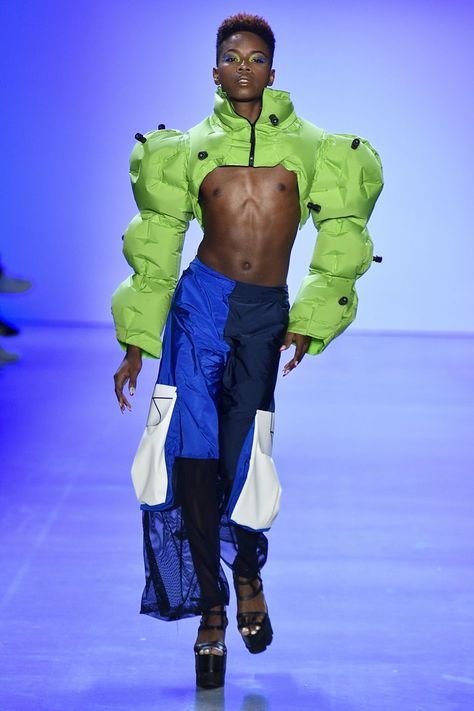 Best Runway Looks, Sci Fi Fashion, Fashion Week Spring 2020, Cyberpunk Fashion, Weird Fashion, Futuristic Fashion, Punk Outfits, Runway Looks, Future Fashion