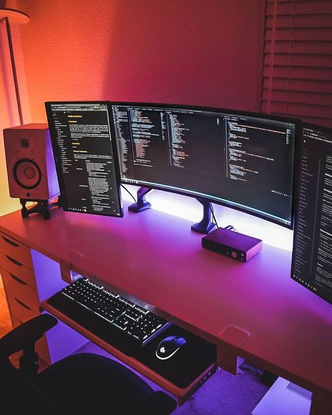 Monitor Wallpaper, Minimal Office, Gaming Ideas, Gamer Bedroom, Setup Gaming, Computer Desk Setup, Desk Setups, Home Studio Setup, Pc Gaming Setup