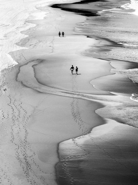 Black And White Photograph, Black White Photos, Bw Photo, Black And White Pictures, White Aesthetic, The Sand, White Photography, Black And White Photography, Skateboarding