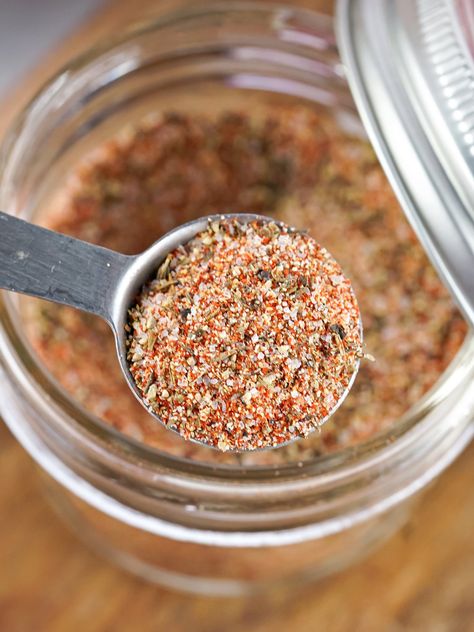 Homemade Steak Seasoning Seasoning For Steak, Homemade Steak Seasoning, Steak Seasoning Recipe, Best Steak Seasoning, Pork Dry Rubs, Season Steak Recipes, Italian Seasoning Recipe, Homemade Rubs, Steak Spice