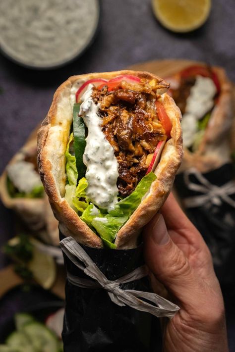 These vegan gyros are flavorful and fun and use shredded mushrooms and artichokes for the 'meat'. Served with vegan tzatziki and salad in pita breads! #vegan #plantbased | lovingitvegan.com Vegan Gyros Recipe, Vegan Gyros, Vegan Black Bean Burgers, Simple Vegan Dinner, Lentil Mushroom, Gyros Recipe, Lentil Recipes Easy, Best Vegan Cheese, Vegan Tzatziki